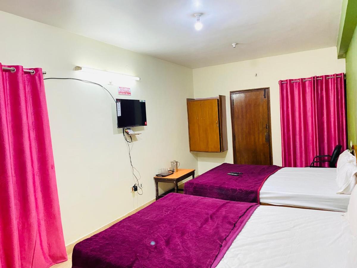 Hotel Nakshatra Ooty Exteriér fotografie